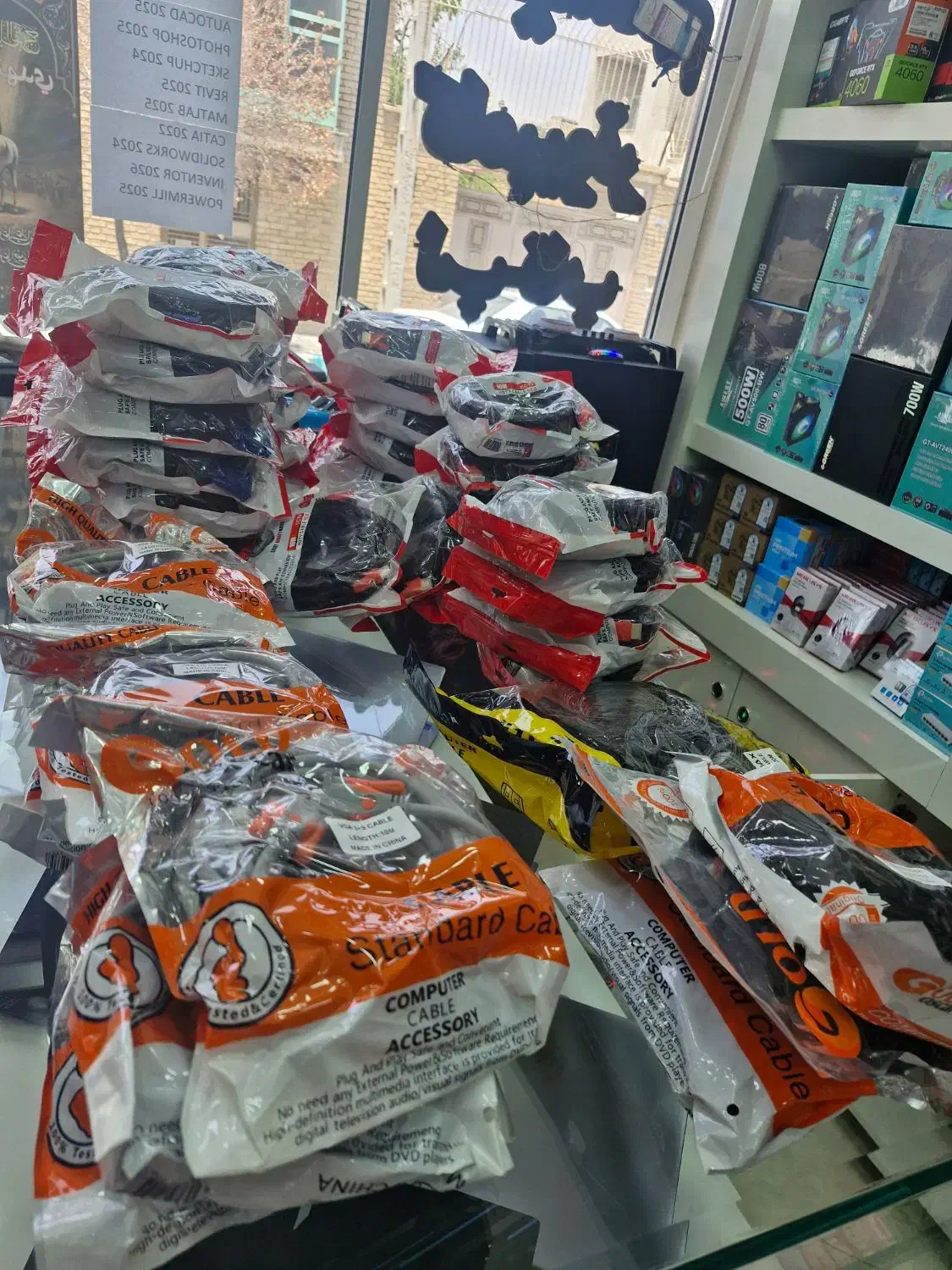 کابل VGA در متراژهای متفاوت|قطعات و لوازم جانبی رایانه|نجفآباد, ریاضی|دیوار