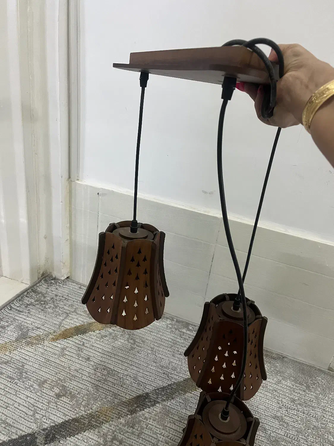 لوستر چوبی  سه شاخه|لوستر و چراغ آویز|بروجرد, |دیوار