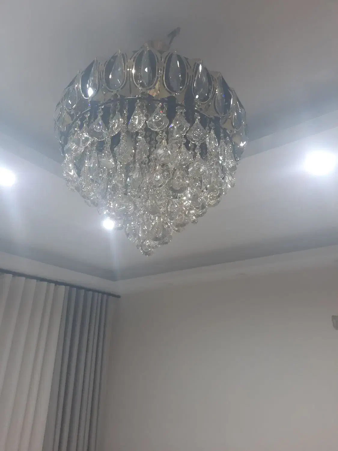 لوستر کریستالی سقفی نو|لوستر و چراغ آویز|کرج, شهرک ظفر|دیوار