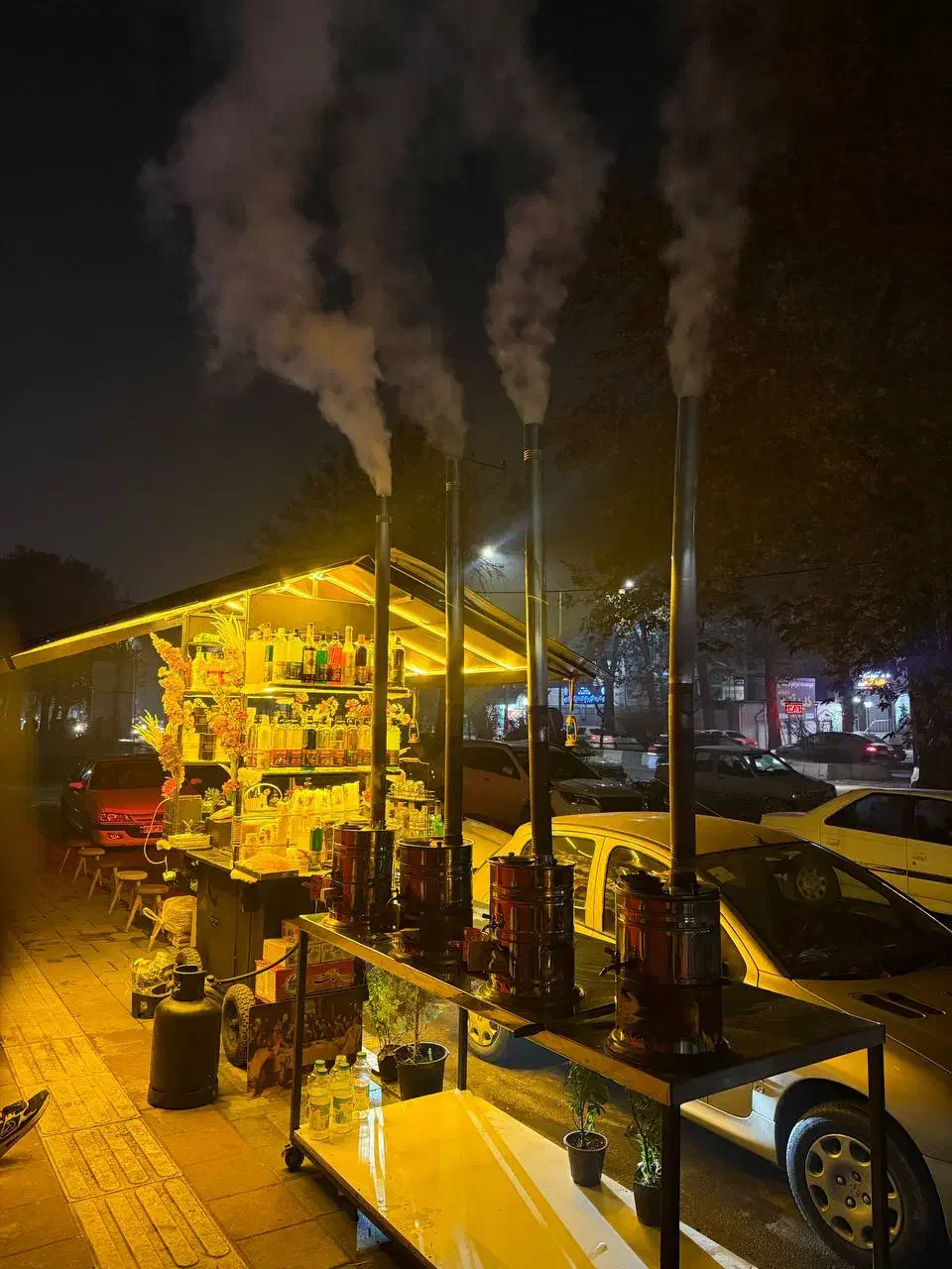 استخدام دو نفر همکار آقا یا خانوم|استخدام خدمات فروشگاه و رستوران|ارومیه, |دیوار