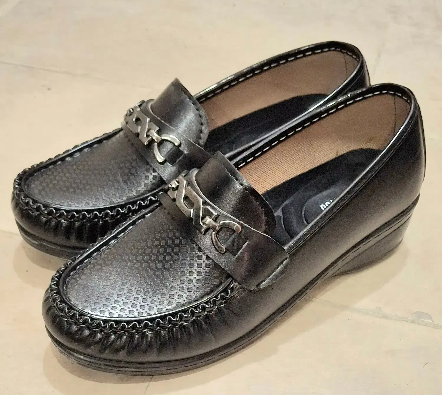 فروش کفش اسپورت و کالج  زنانه|کیف، کفش، کمربند|فردیس, فردیس|دیوار