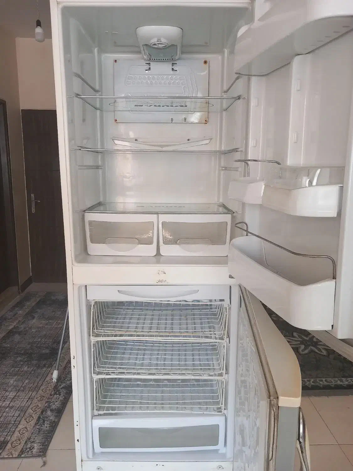 یخچال کاملاسالم سرتعمیرنرفته|یخچال و فریزر|شاهین‌شهر, شهرک پردیس|دیوار