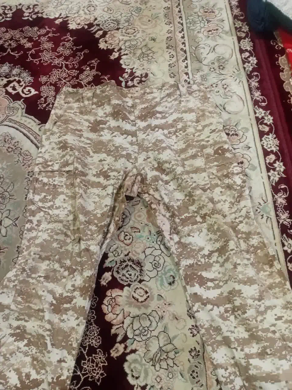 لباس نظامی و کوهنوردی سایز خیلی بزرگ|لباس|قدس, شهر‌قدس|دیوار