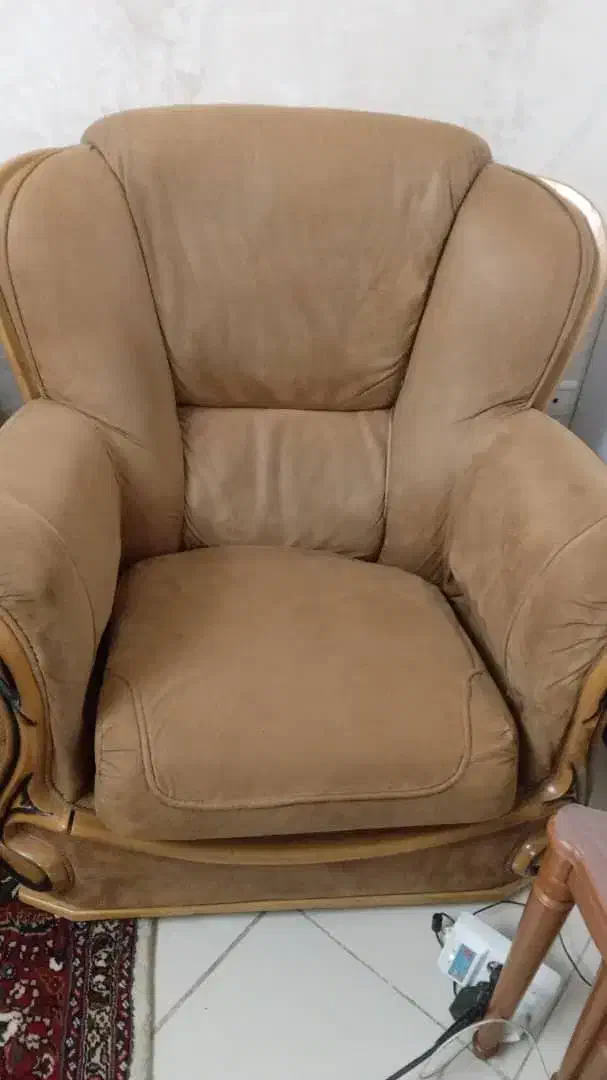 مبل چرم راحتی ۵ نفره|مبلمان خانگی و میز عسلی|تهران, شهید رجایی|دیوار