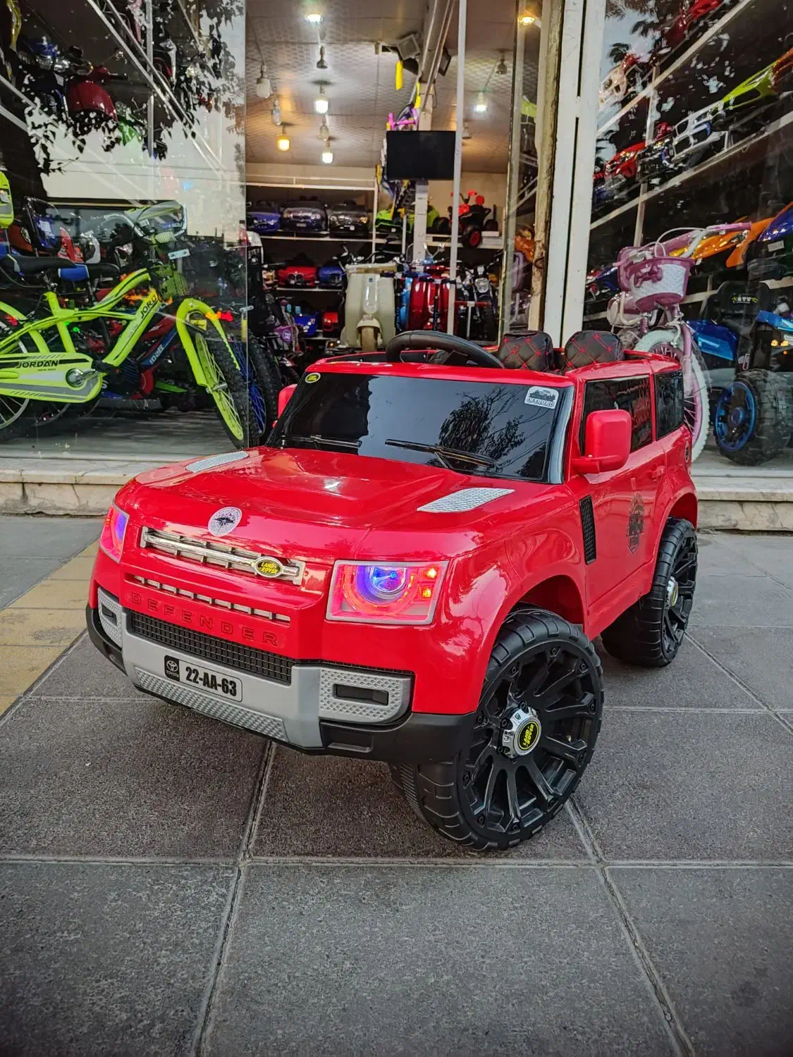 ماشین شارژی تویوتا دیفندر|اسباببازی بچه|مشهد, مصلی (کارمندان اول)|دیوار