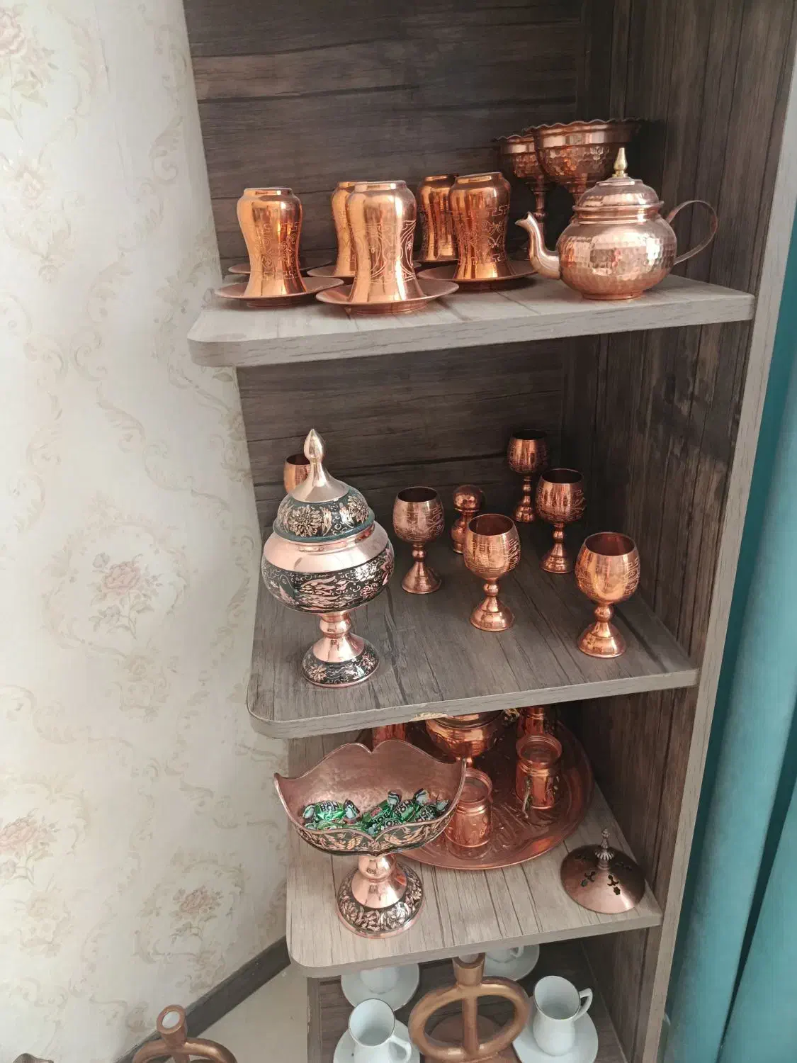 ظروف مسی|کلکسیون اشیاء عتیقه|فولادشهر, مسکن مهر فولادشهر|دیوار