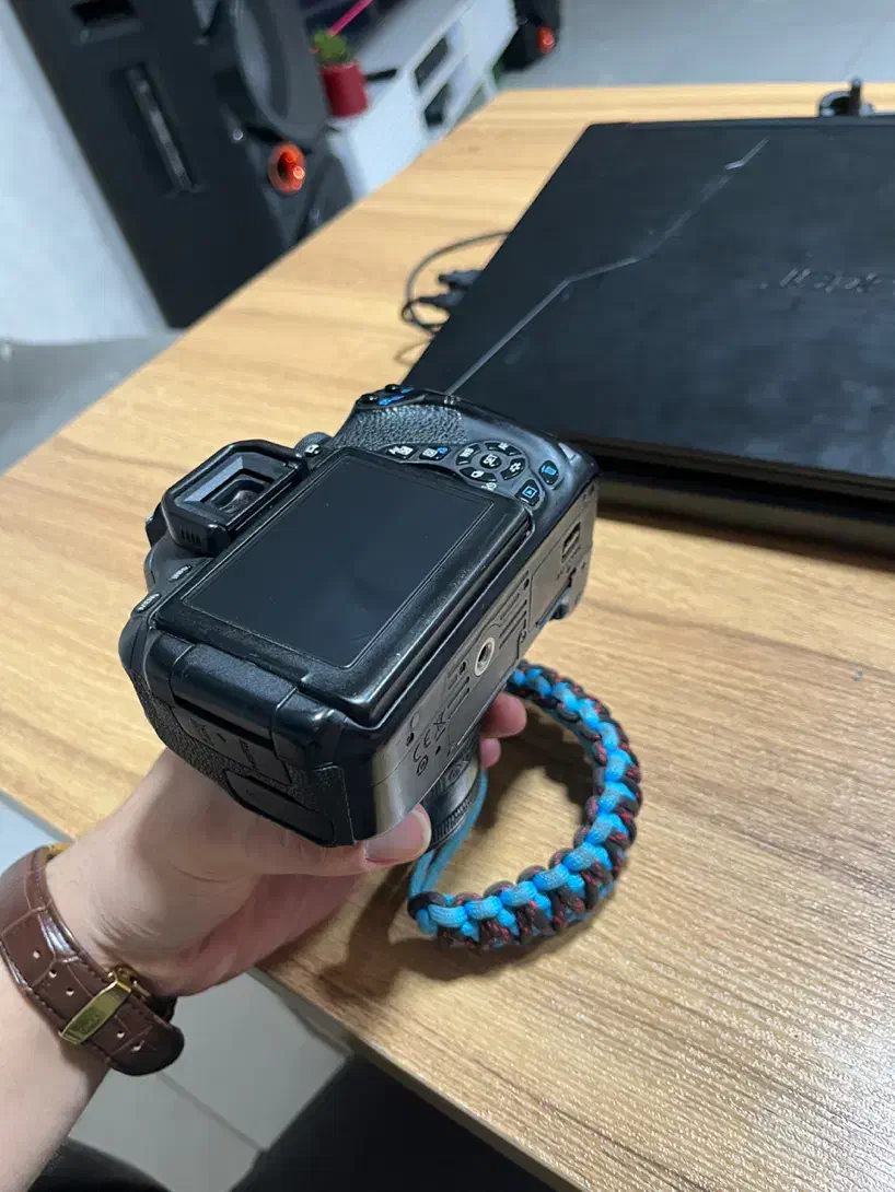 دوربین. ۷۰۰ دی. با لنز. ۵۰ فیکس|دوربین عکاسی و فیلمبرداری|کرج, گوهردشت|دیوار