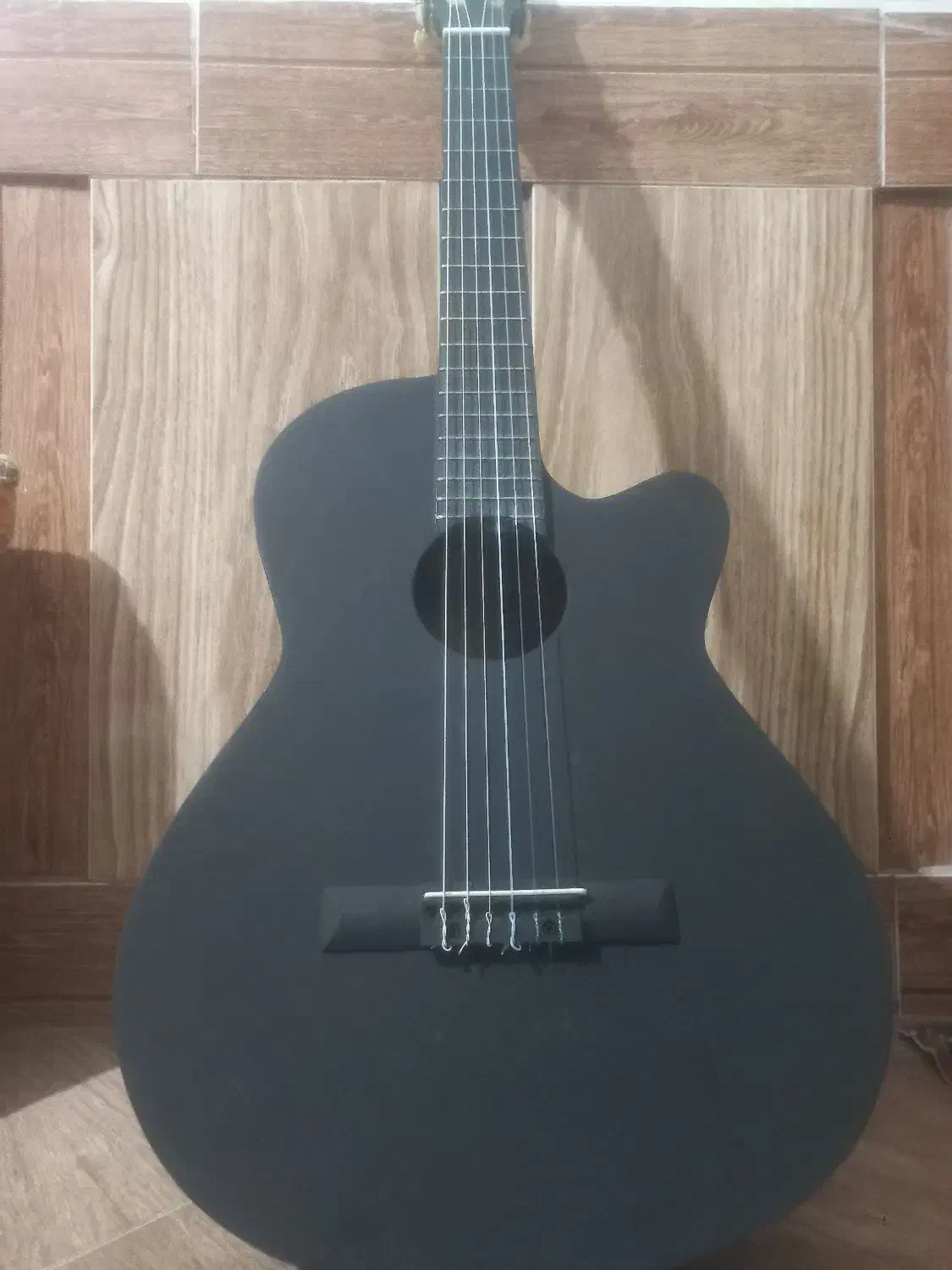 گیتار|گیتار، بیس، امپلیفایر|تربت جام, بیست متری منبع آب|دیوار