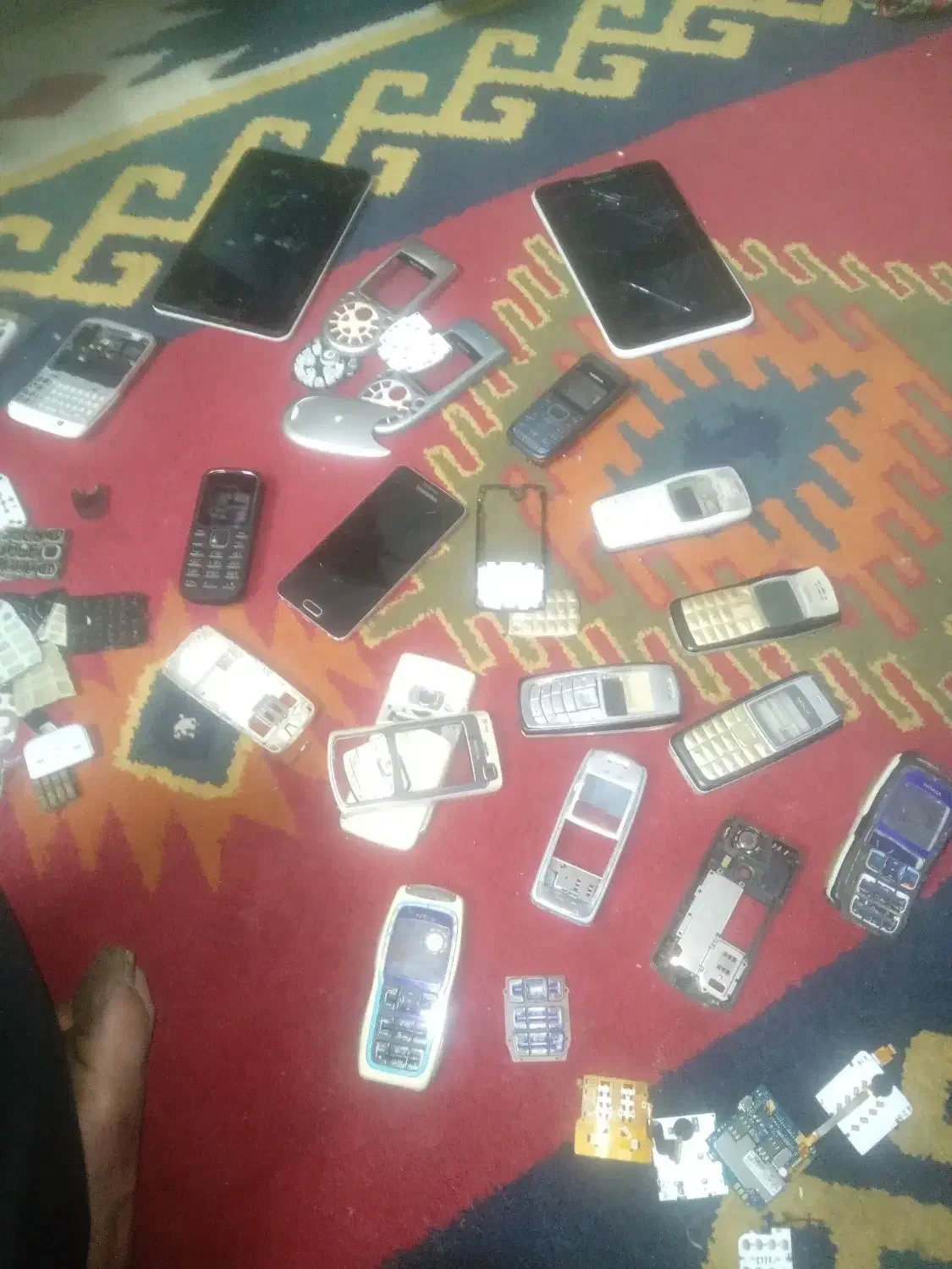 قاب و شاستی گوشی نوکیا وشارژر|لوازم جانبی موبایل و تبلت|زرندیه, |دیوار