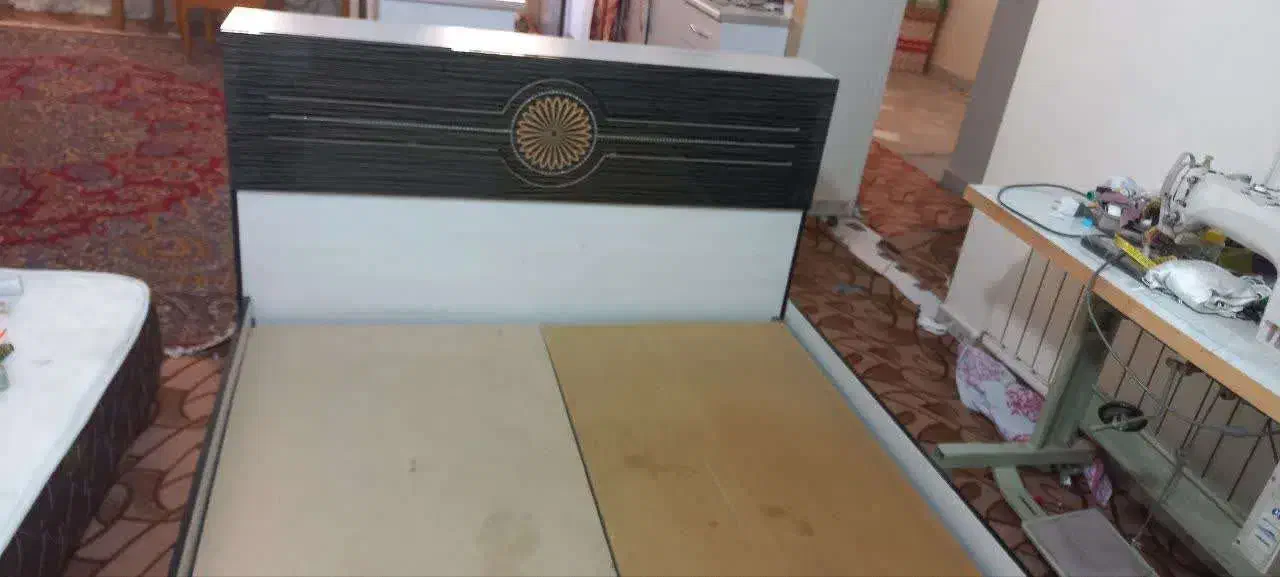 تخت دو نفر چوبی|تخت و سرویس خواب|محمدشهر, شهرک نگین|دیوار