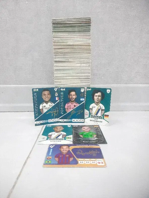 کیمدی|اسباب‌‌بازی|شاهین‌شهر, عطار|دیوار