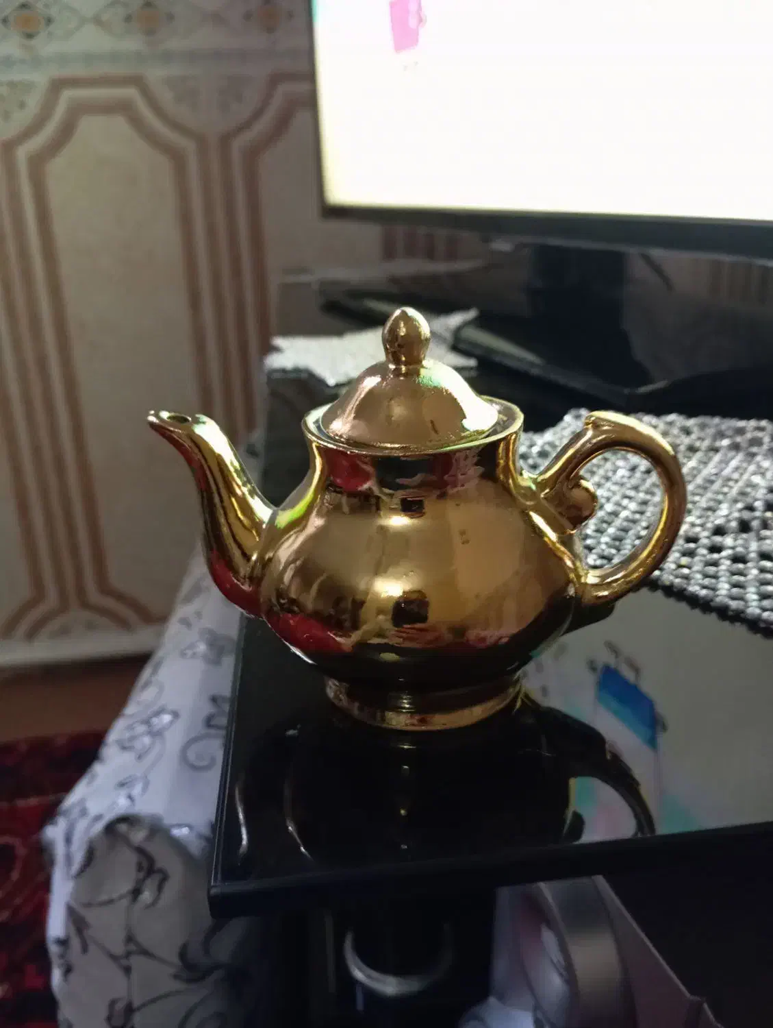 قوری زعفرانی|قوری، کتری، قهوهساز دستی|اهر, |دیوار