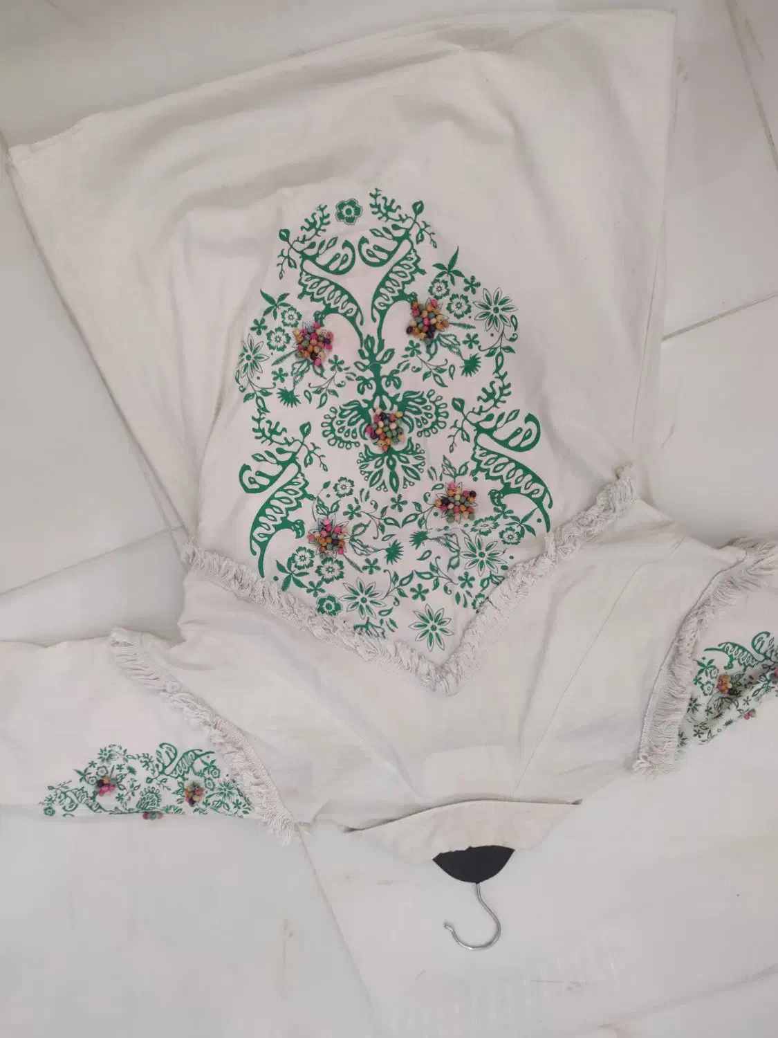 تعدادی مانتو|لباس|رشت, حمیدیان|دیوار