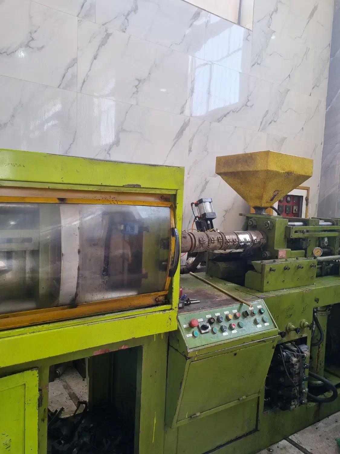 دستگاه تزریق پلاستیک ۳۵۰ گرمی ظهراب|ماشینآلات صنعتی|اسکو, |دیوار