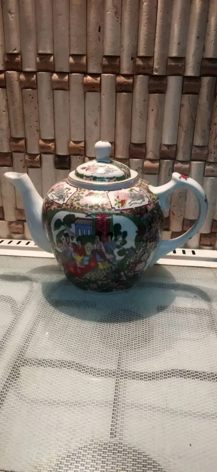 قوری بزرگ چینی|قوری، کتری، قهوه‌ساز دستی|اردبیل, |دیوار