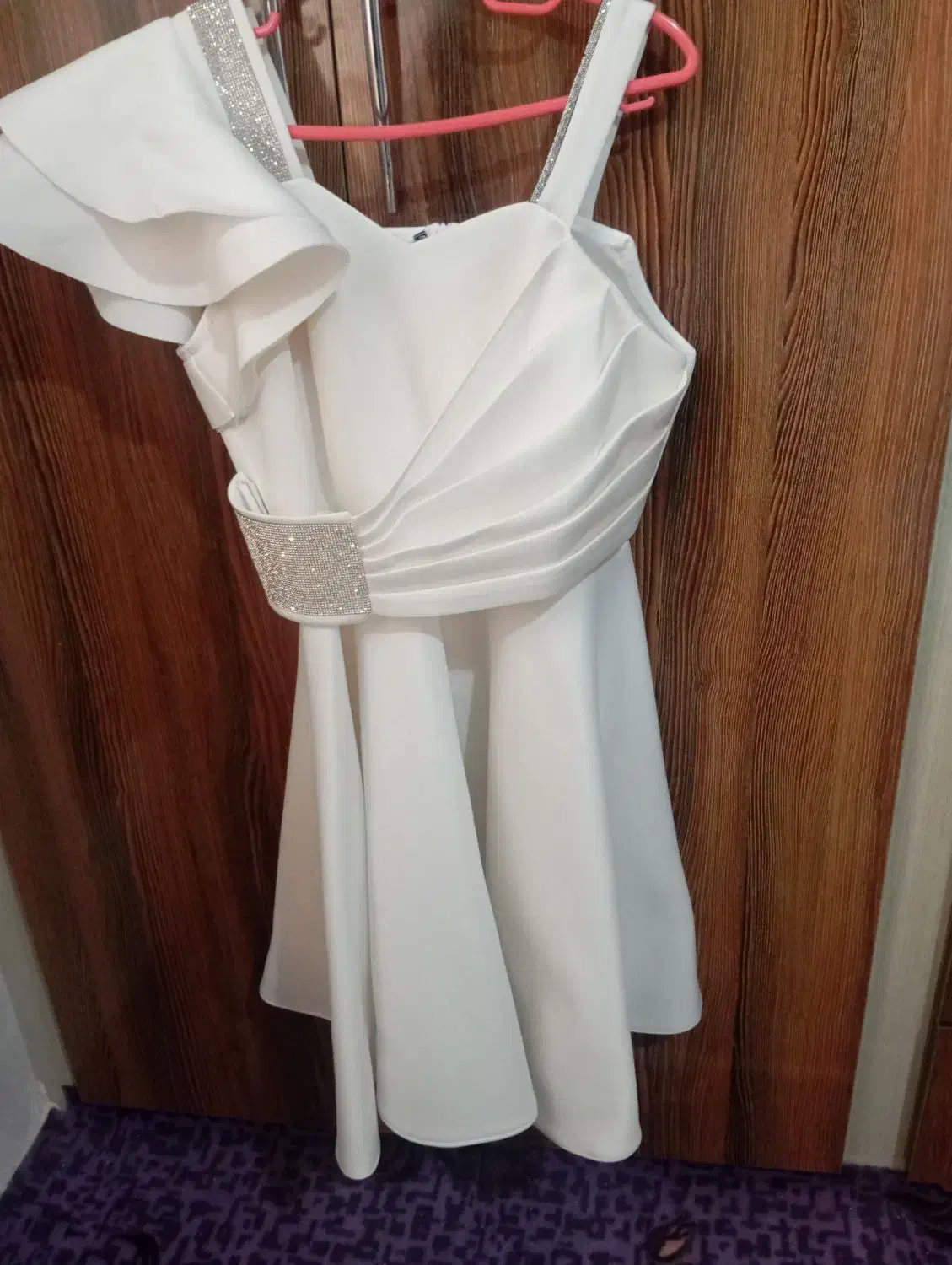 پیراهن مجلسی|لباس|تربت جام, میان جام|دیوار