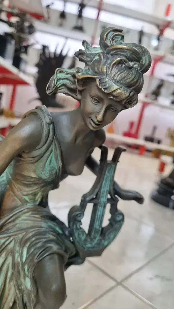 مجسمه های برنزی   هنگ و  امضا دار ظریف|مجسمه، تندیس، ماکت|تهران, فردوسی|دیوار