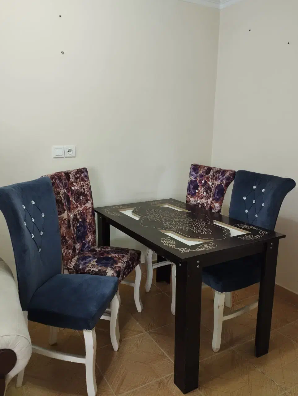 میزنهارخوری|میز و صندلی غذاخوری|رشت, لاکان|دیوار