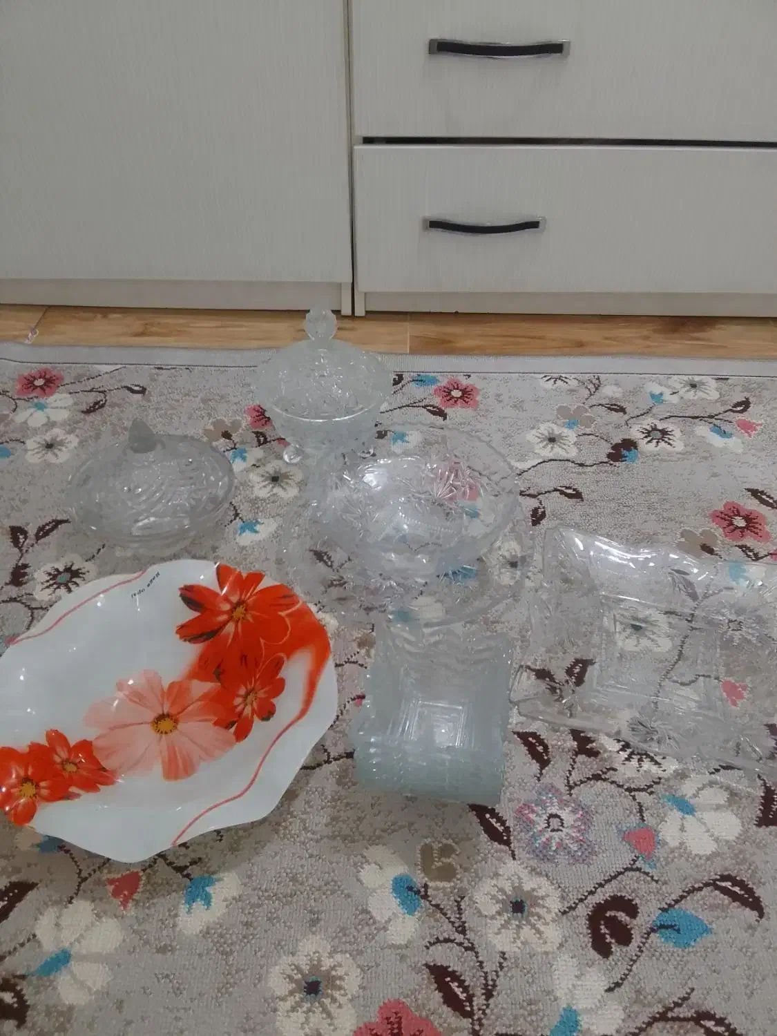 ظروف پذیرایی نو|ظروف سرو و پذیرایی|لاهیجان, لیالستان|دیوار