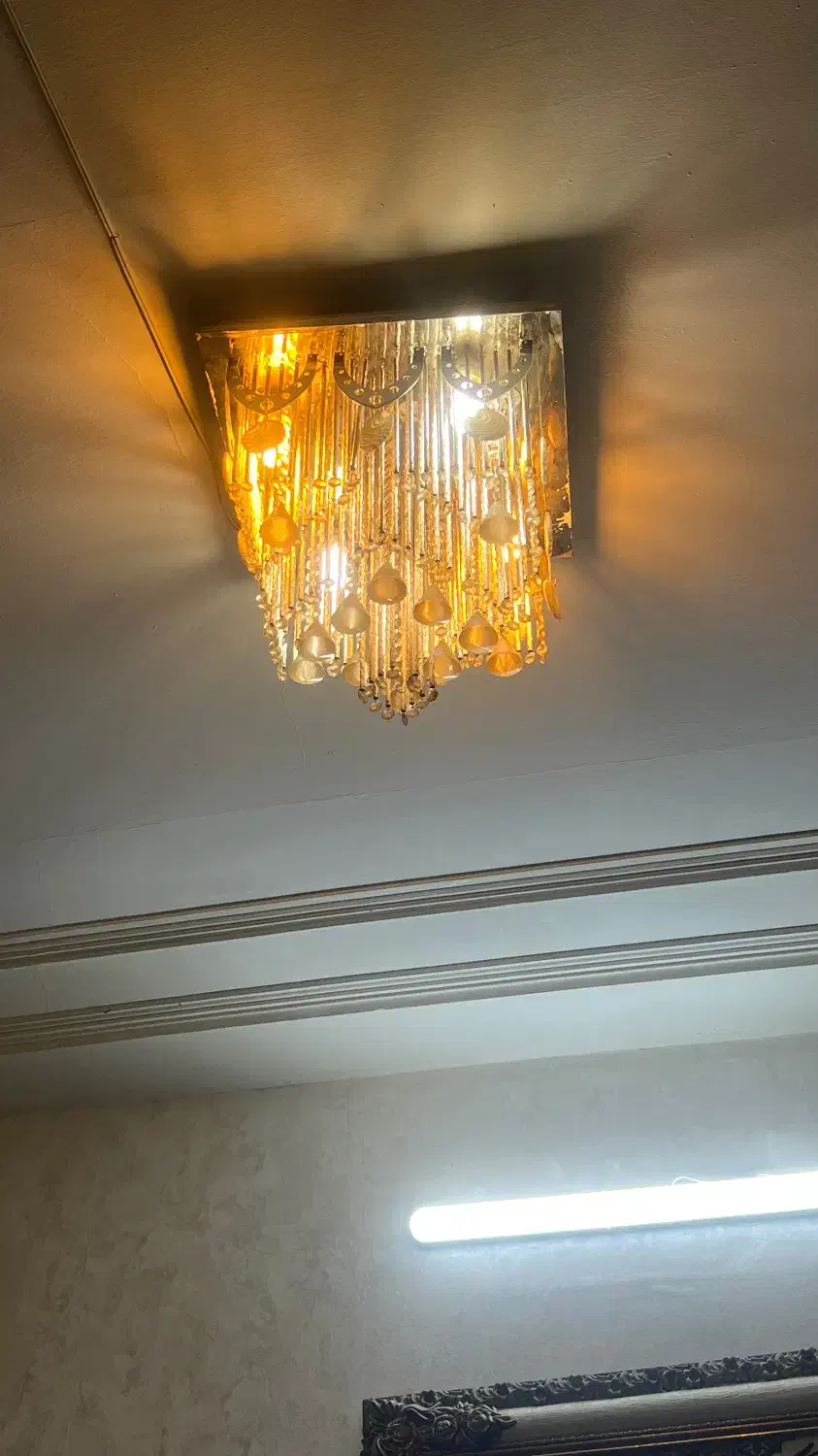 دو عدد لوستر کریستالی|لوستر و چراغ آویز|زاهدان, |دیوار