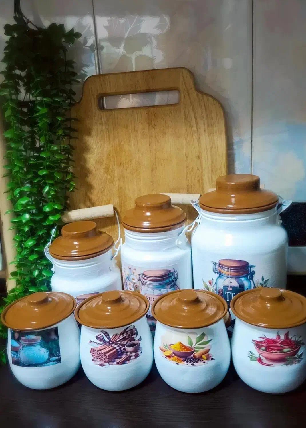 بانکه های روحی|ظروف نگهدارنده، پلاستیکی، یک‌بارمصرف|رشت, فلسطین|دیوار