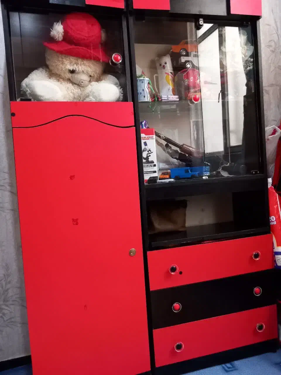 کمد بچه تمیز و سالم با تخفیف|اسباب و اثاث بچه|تهران, مینای شمالی (مخبر)|دیوار