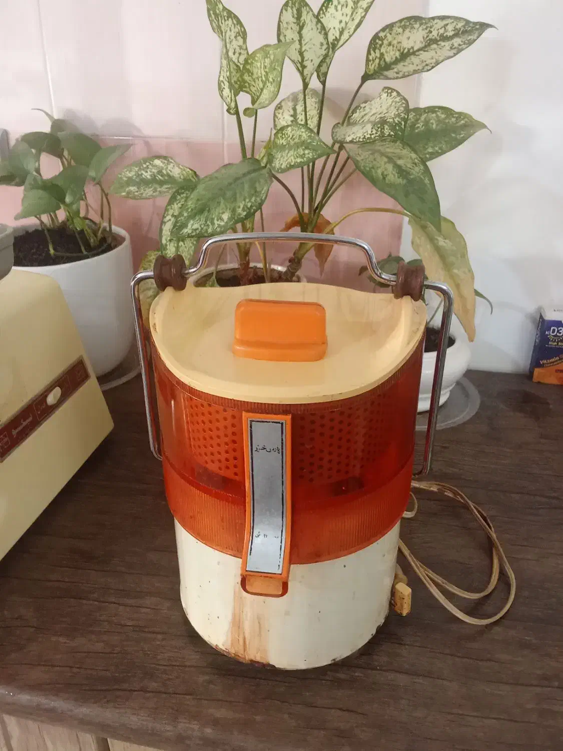 آبمیوه گیری|آبمیوه‌گیر و آب‌مرکبات‌گیر|گرگان, |دیوار