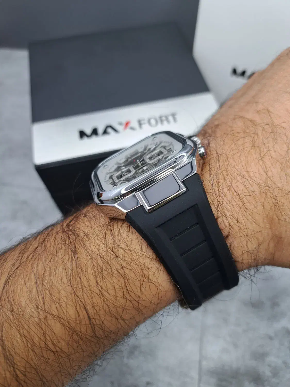 زیباترین و ترند ترین ساعت سال قاب مربع بند رابر|ساعت|اصفهان, قائمیه|دیوار