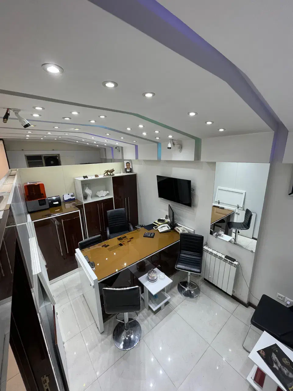 استخدام فروشنده آنلاین طلا خانم حقوق و پورسانت|استخدام بازاریابی و فروش|تهران, لاله زار|دیوار