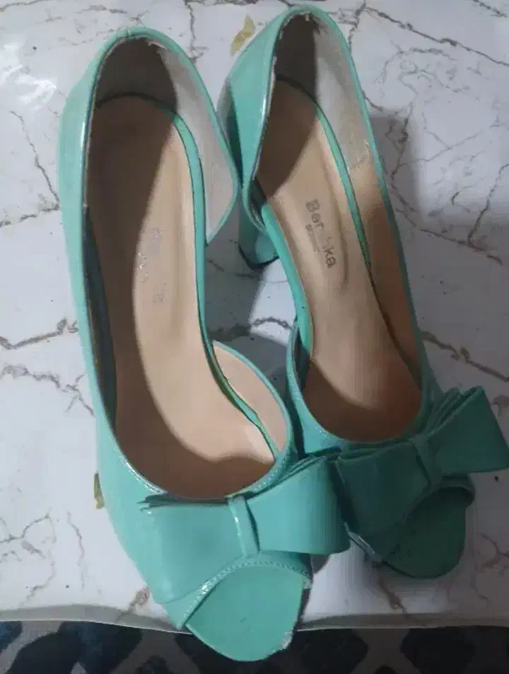 اورسی مجلسی|کفش و لباس بچه|ری, علایین|دیوار