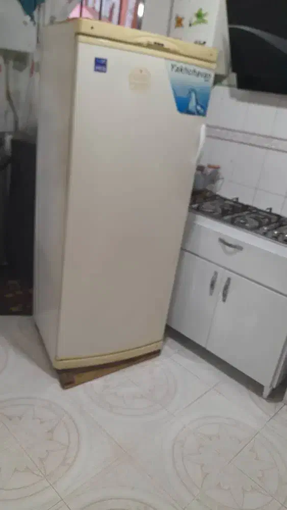 یخچال فریزر فروشی قدیمی'سالم بدون تعمیر|یخچال و فریزر|رشت, سیا اسطلخ|دیوار