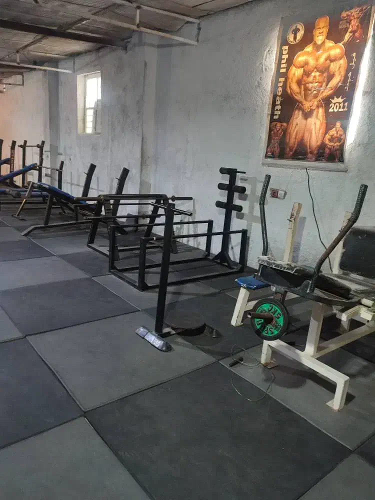 دستگاه بدنسازی جاروکش|تجهیزات ورزشی|قیروکارزین, |دیوار