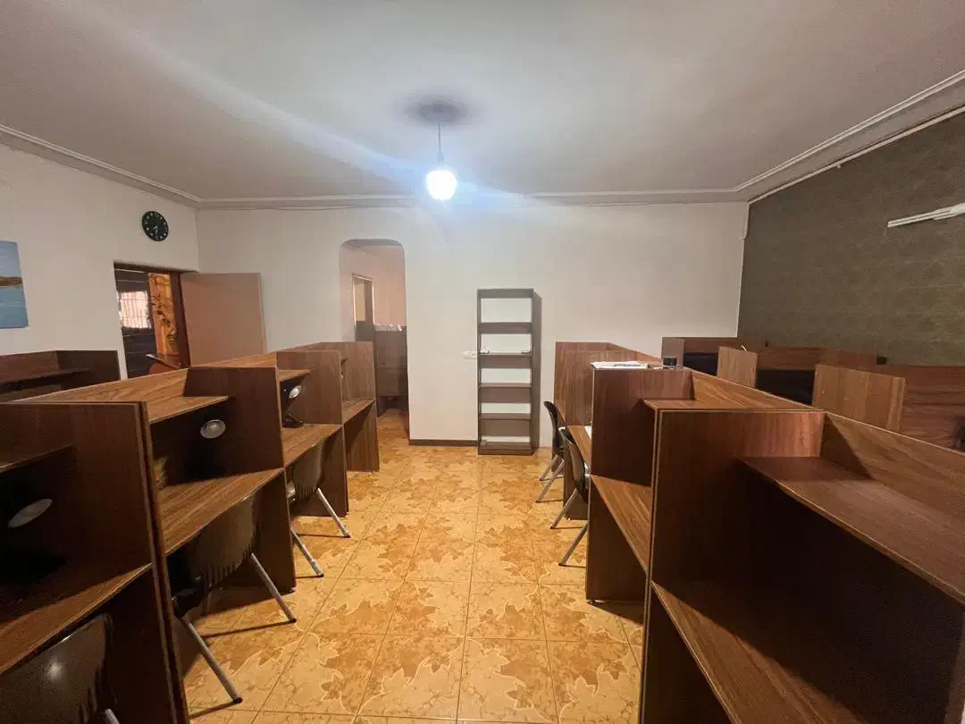 میز مطالعه مخصوص کافی‌نت و کتابخانه|مبلمان اداری|کرمان, |دیوار