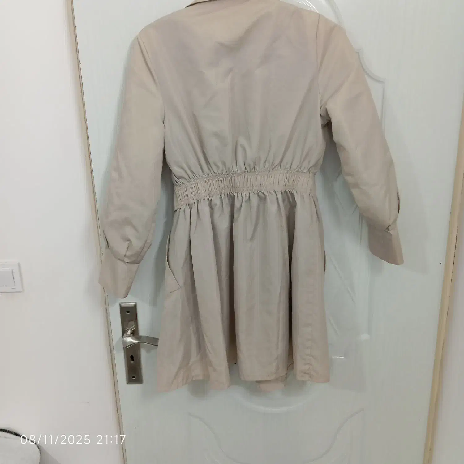 کاپشن|لباس|محلات, |دیوار