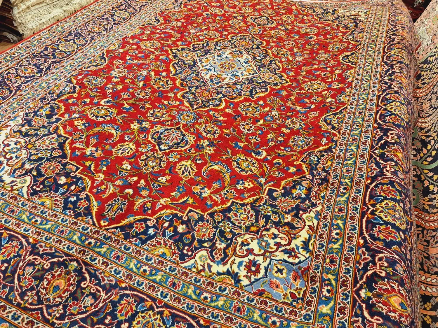 قالی ۹متری دستباف کاشان لاکی رنگ|فرش|تهران, اکباتان|دیوار