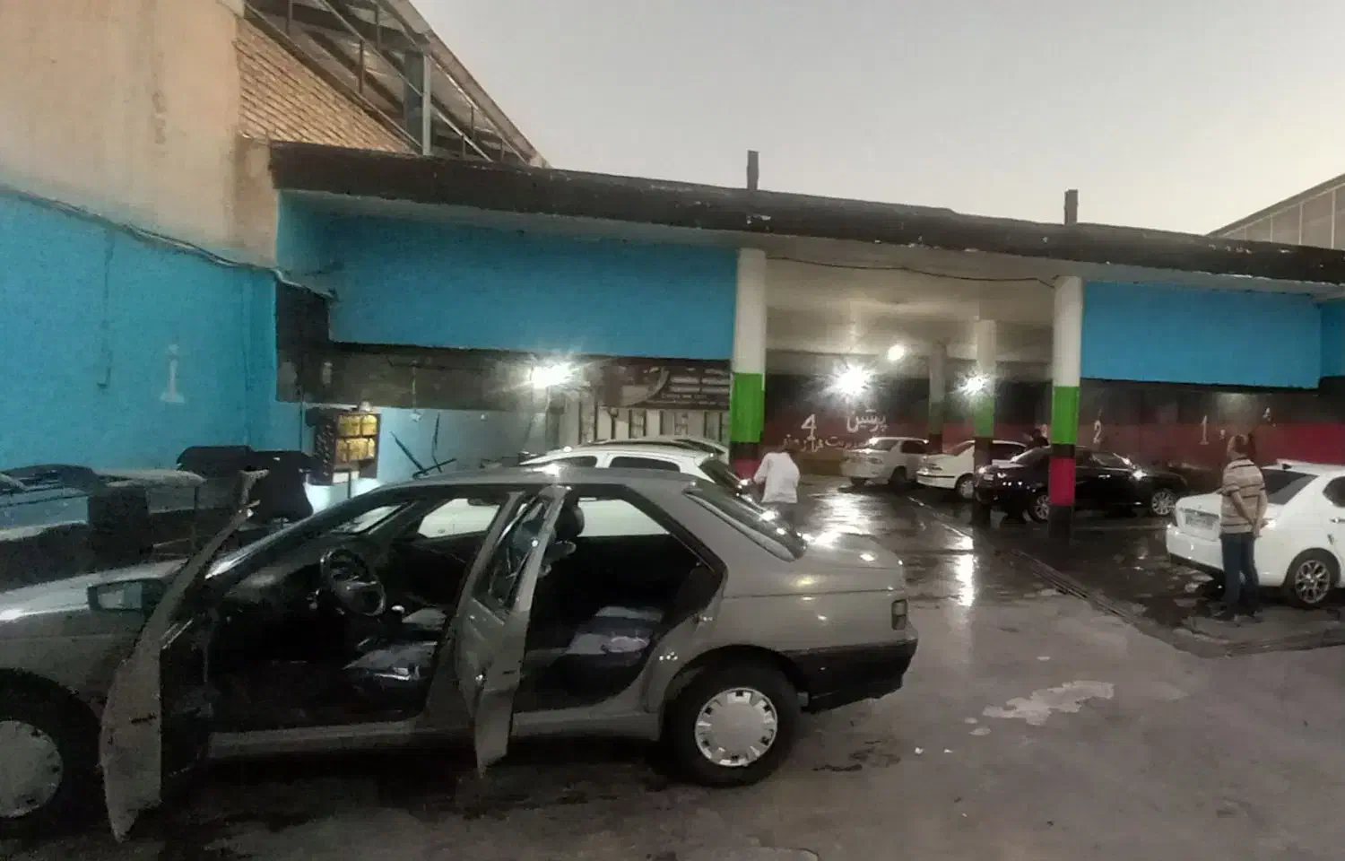 نیرو کاری در کارواش پرشین|استخدام خدمات فروشگاه و رستوران|شاهین‌شهر, شهرک صنعتی|دیوار