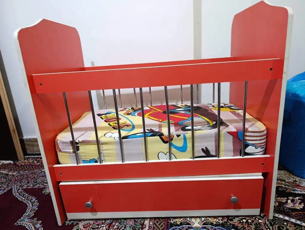 فروش تخت بچه نونو|تخت و صندلی بچه|بهبهان, |دیوار