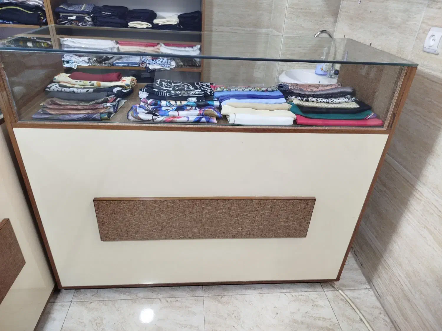 قفسه و پیشخوان|فروشگاه و مغازه|لنگرود, |دیوار