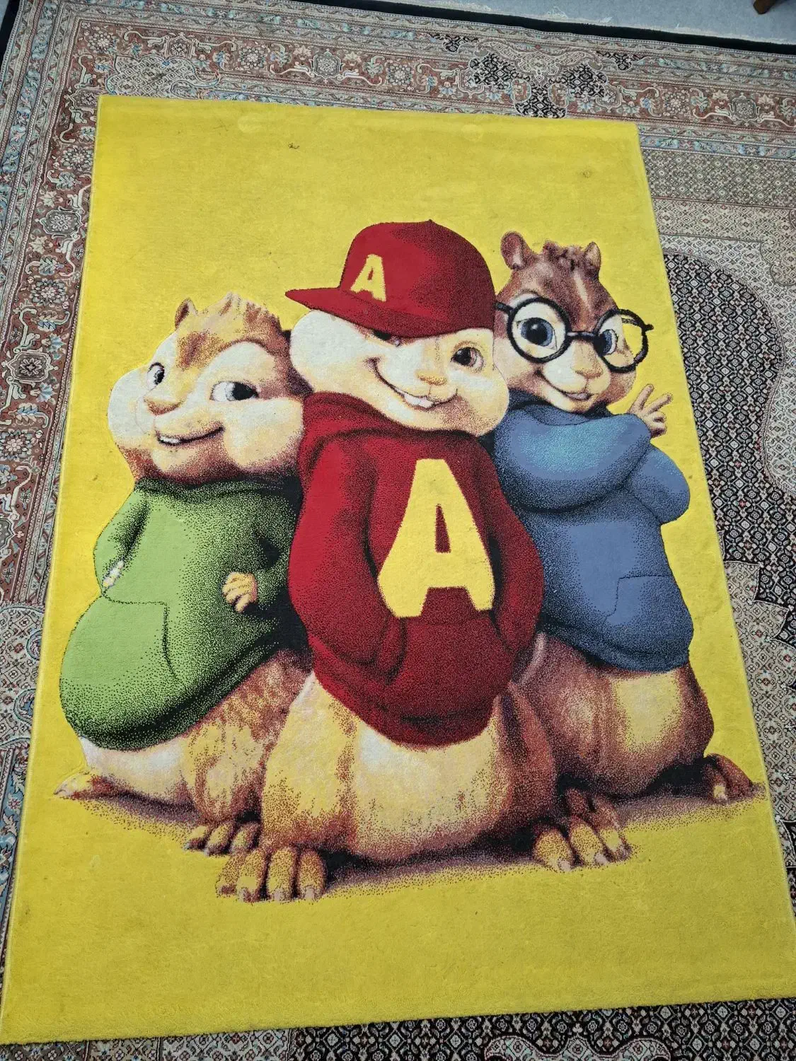 فرش کودک|فرش|شاهین‌شهر, مسکن مهر|دیوار