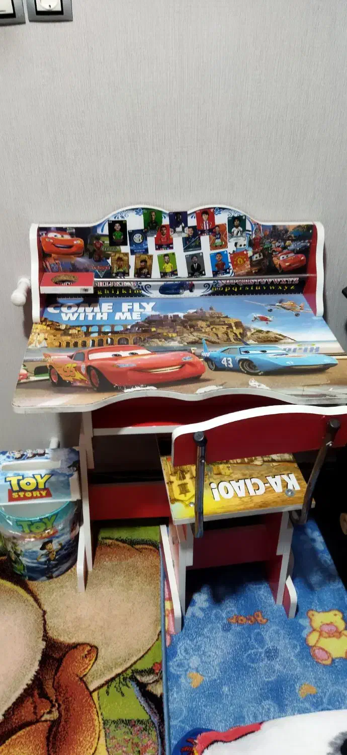 ست میز تحریر و صندلی وکمد وویترین وتخت|تخت و صندلی بچه|رودسر, |دیوار