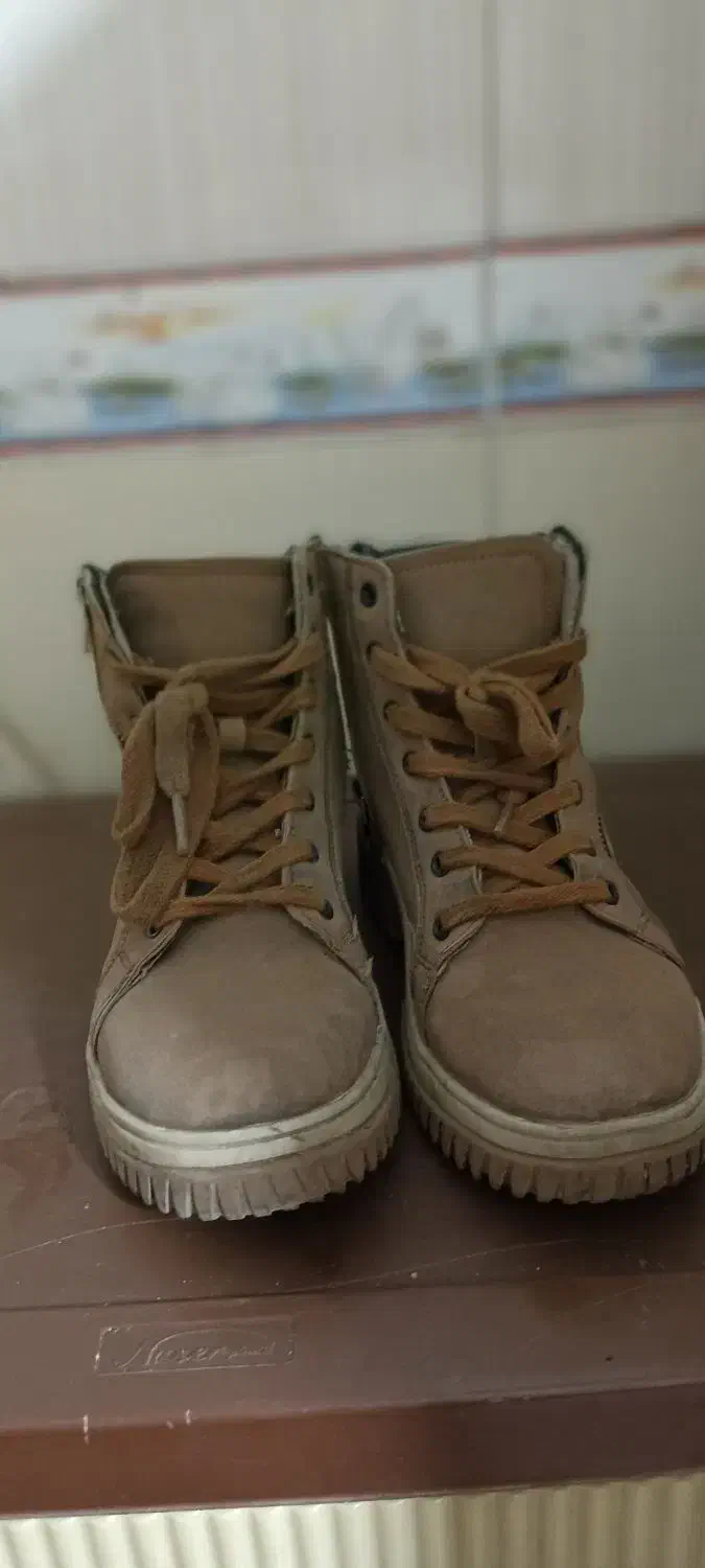 کفش|کیف، کفش، کمربند|قرچک, شهرک الحدید|دیوار