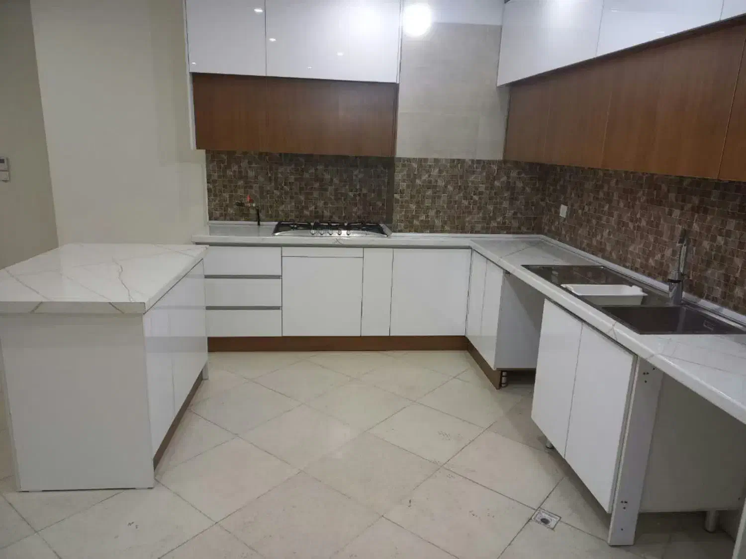 آپارتمان 108متر 2خواب جنوبی ردیف اول شهرک خرازی