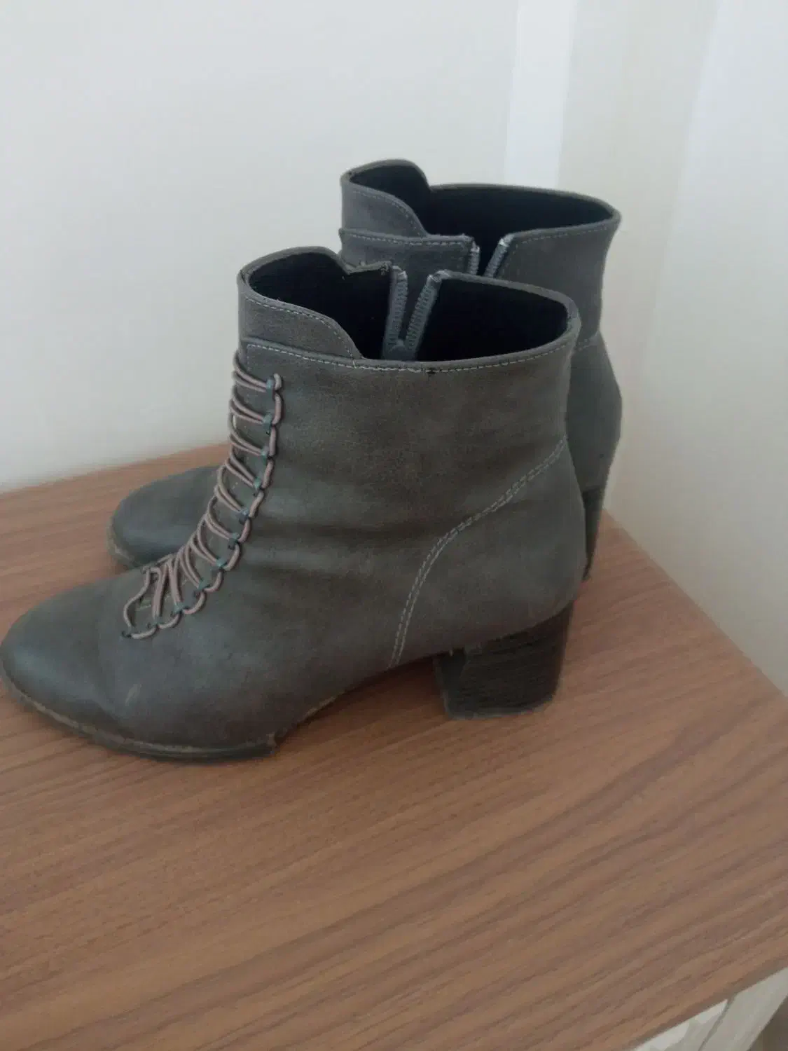 چکمه|کیف، کفش، کمربند|خرم‌آباد, |دیوار