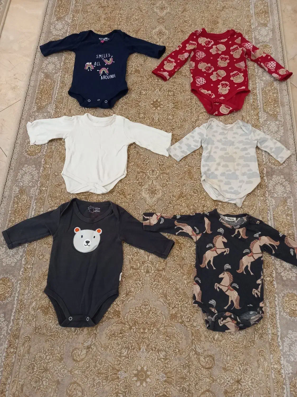 حراج لباس کودک|کفش و لباس بچه|رشت, چله خانه|دیوار