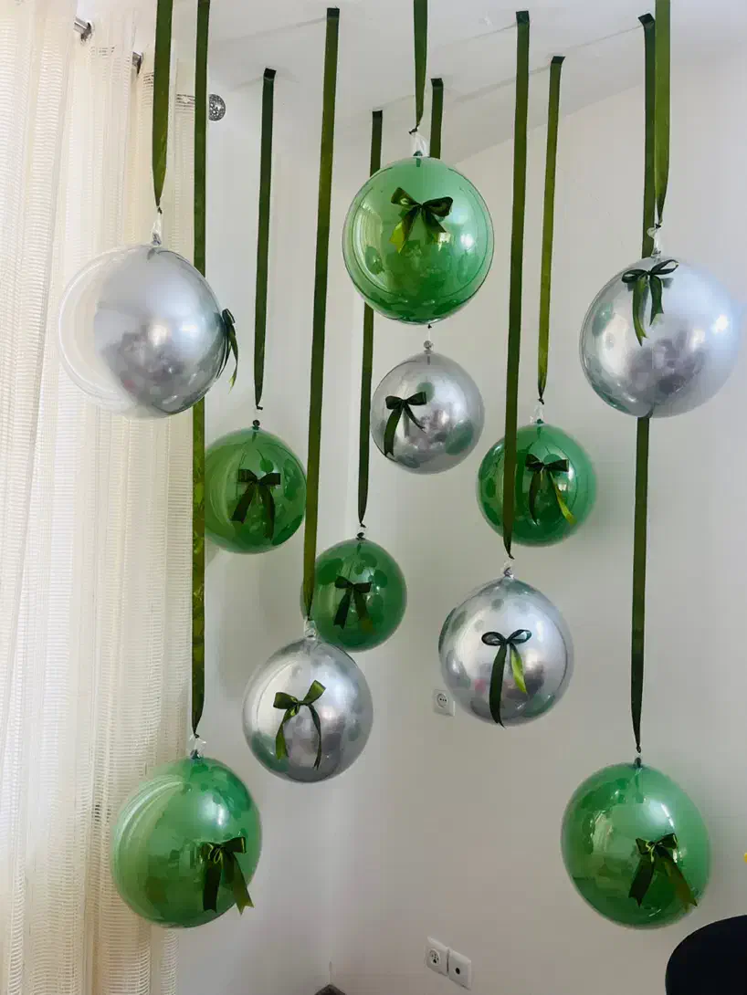 بادکنک|اسباببازی بچه|ساری, |دیوار