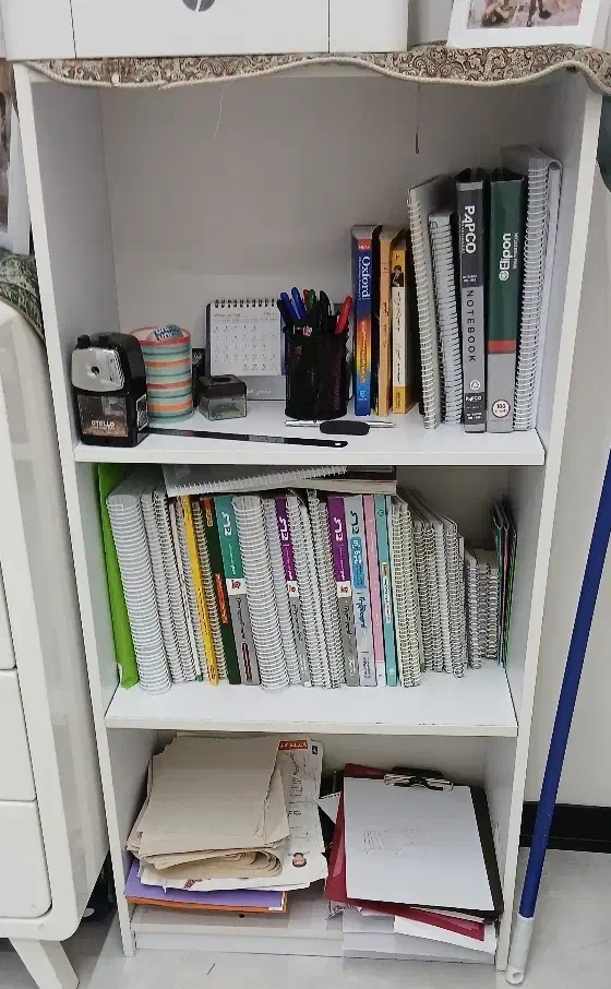 کتابخانه سفید سه طبقه MDF|کتابخانه، شلف، قفسه‌های دیواری|اندیشه, اندیشه فاز ۱|دیوار