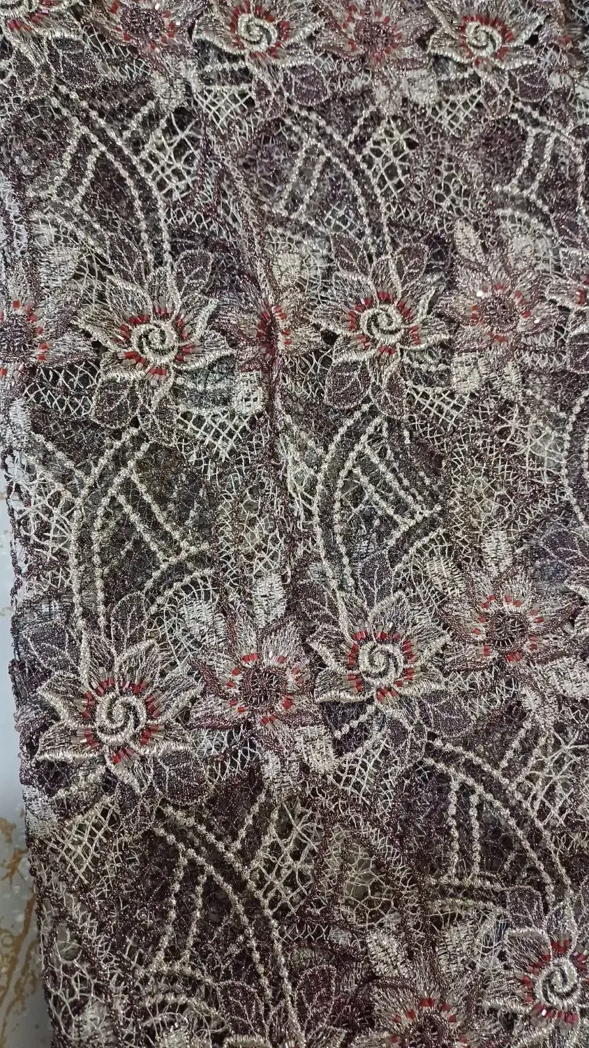 پارچه گیپور  ابریشم سنگ دوزی شده|لباس|فامنین, |دیوار