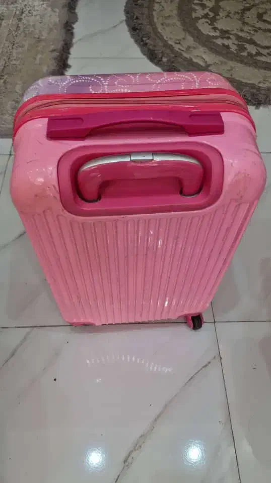چمدان دخترانه|کیف، کفش، کمربند|محمدشهر, همایون ویلا|دیوار