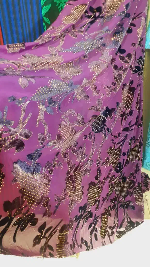 به قیمت عمده پارچه|لباس|سقز, |دیوار