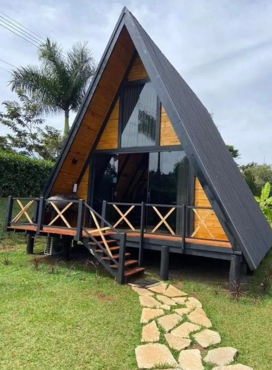 ویلا سوئیسی/اسکاتلندی/جنگلی|فروش خانه و ویلا|شاهینشهر, شهرک مطهری|دیوار